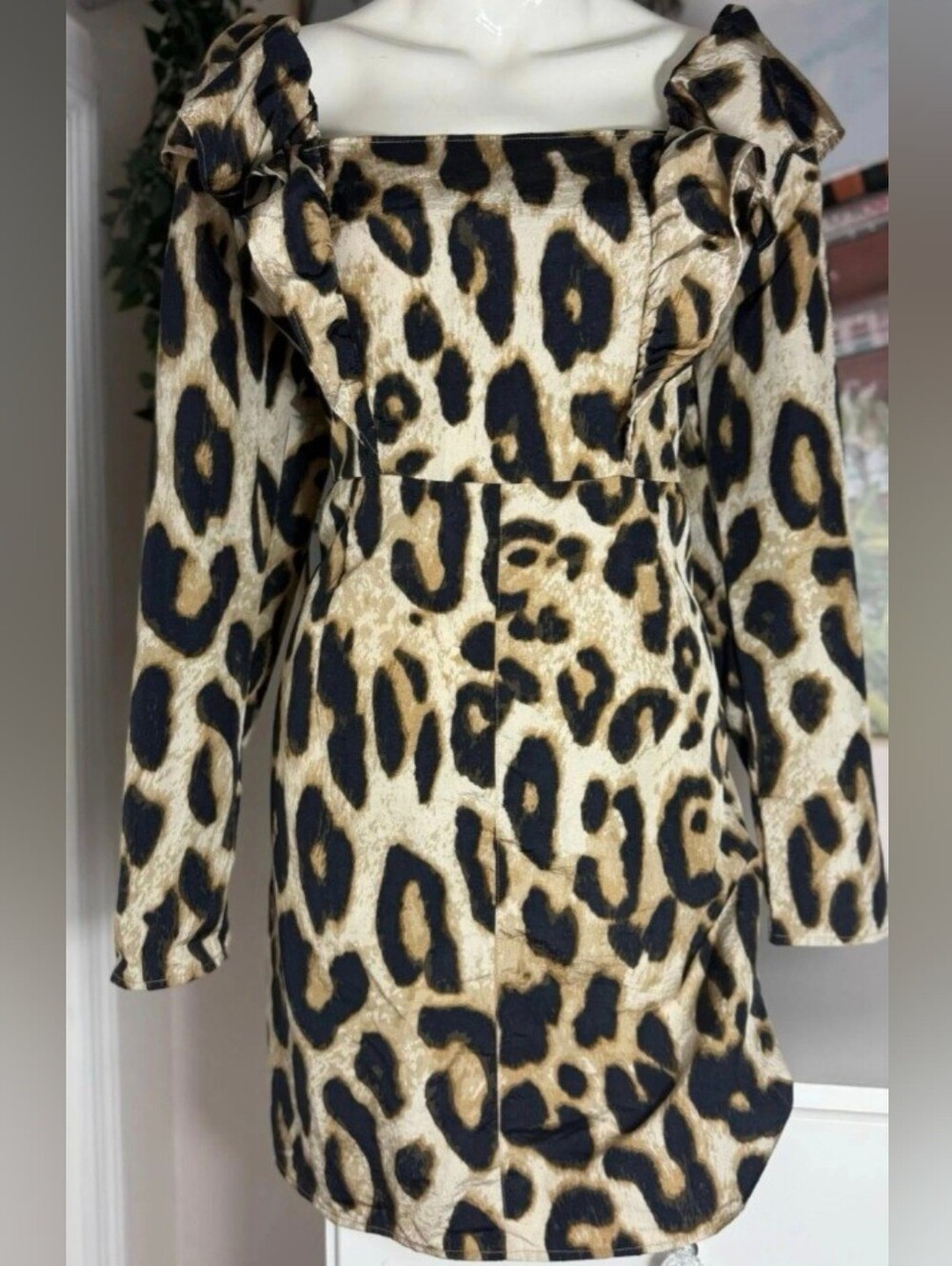 H&M Text Print Image - Beige And Black